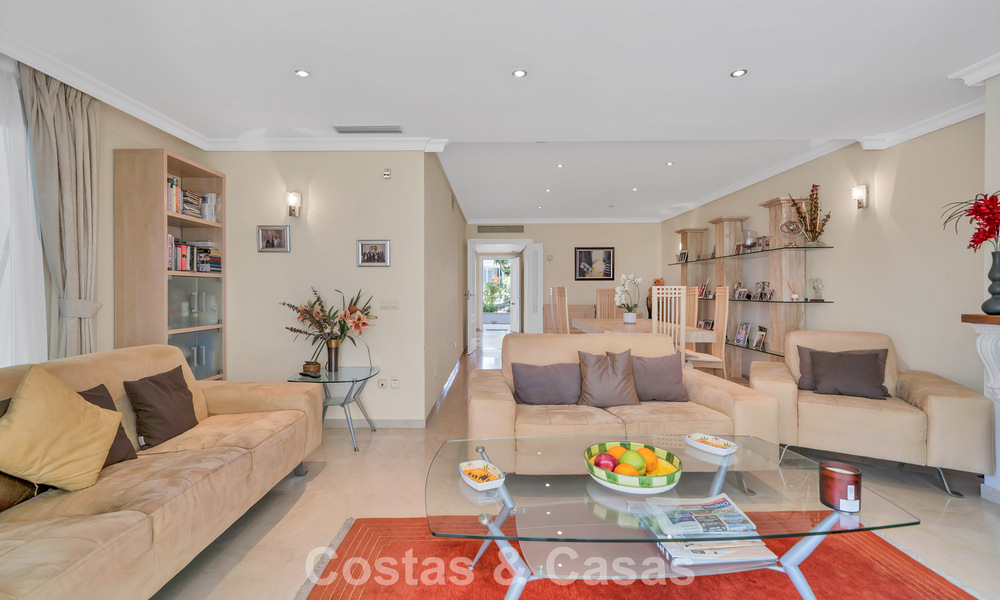 Ground floor apartment for sale in a frontline beach complex on the New Golden Mile, Marbella - Estepona 783691