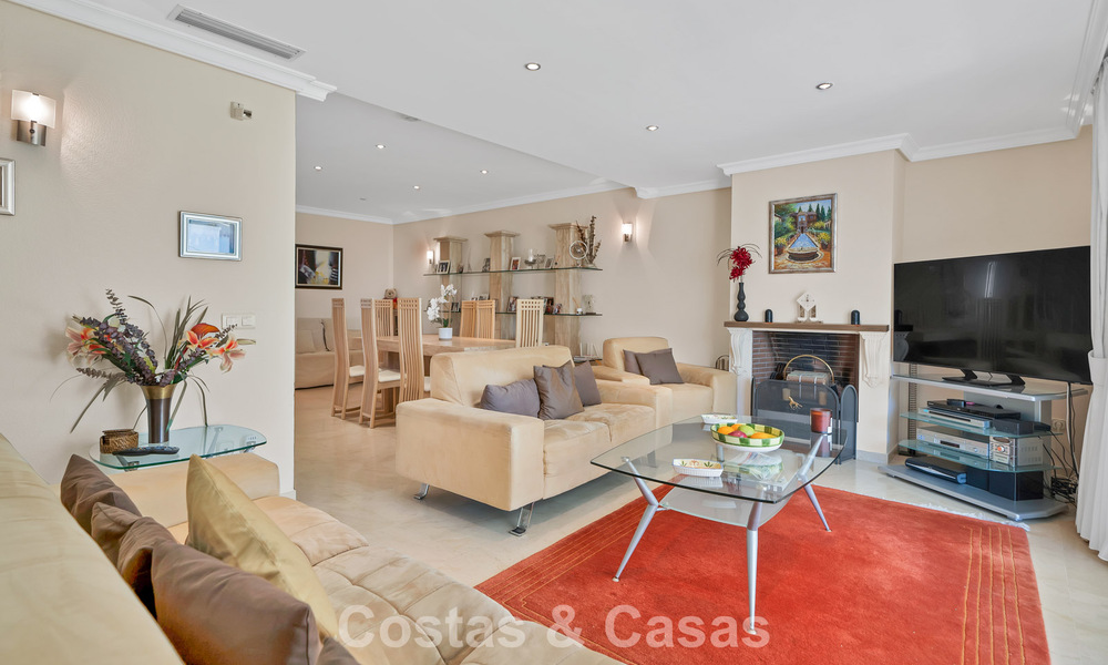 Ground floor apartment for sale in a frontline beach complex on the New Golden Mile, Marbella - Estepona 783692