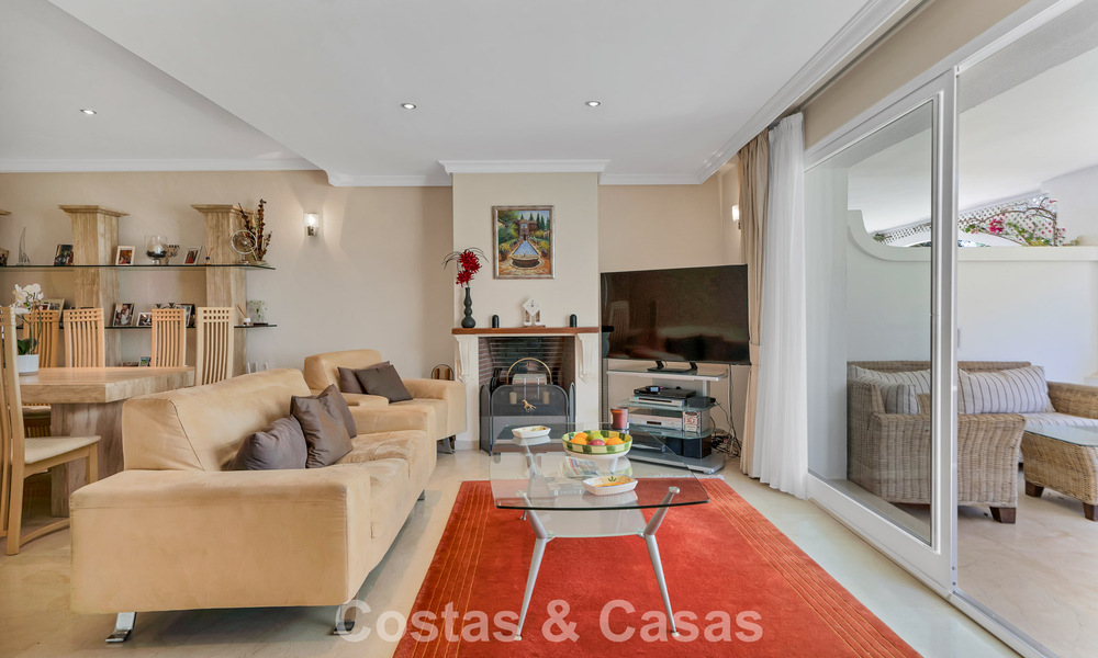 Ground floor apartment for sale in a frontline beach complex on the New Golden Mile, Marbella - Estepona 783693