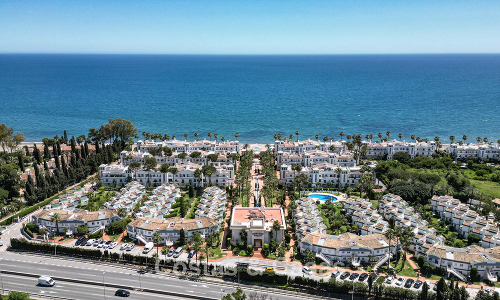 Ground floor apartment for sale in a frontline beach complex on the New Golden Mile, Marbella - Estepona 783704