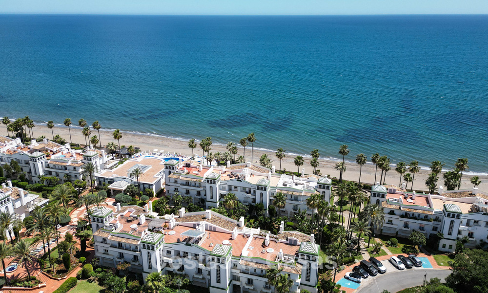 Ground floor apartment for sale in a frontline beach complex on the New Golden Mile, Marbella - Estepona 783706