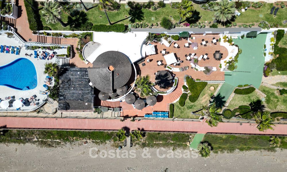 Ground floor apartment for sale in a frontline beach complex on the New Golden Mile, Marbella - Estepona 783708