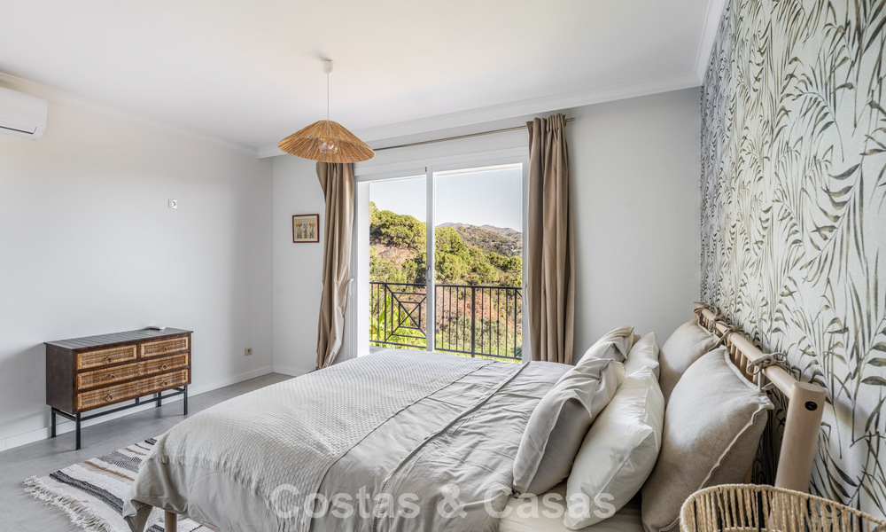 Spacious family villa with private pool and panoramic views, nestled in the hills of Estepona 783724