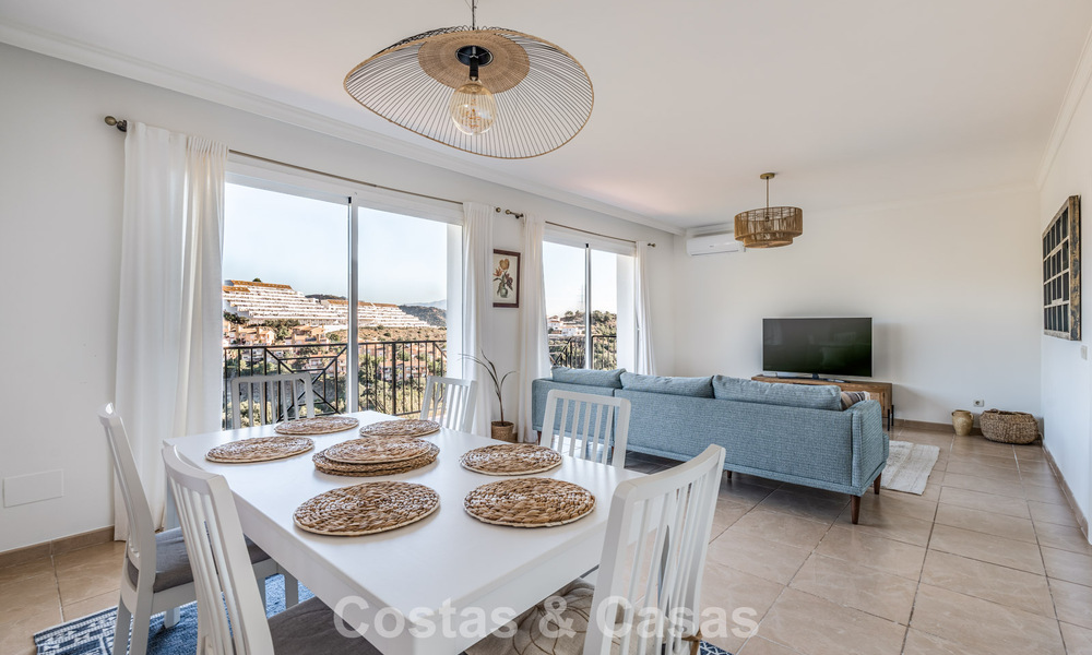 Spacious family villa with private pool and panoramic views, nestled in the hills of Estepona 783730