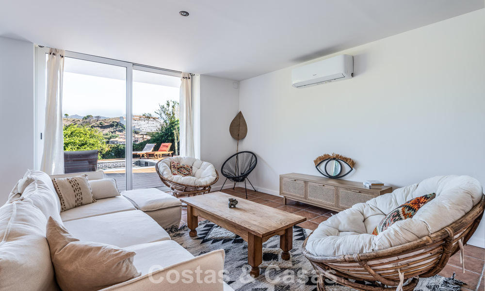 Spacious family villa with private pool and panoramic views, nestled in the hills of Estepona 783734