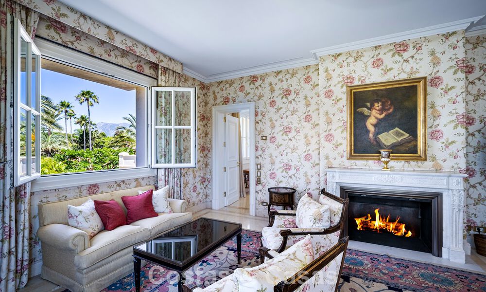 Classic Mediterranean luxury villa for sale just steps from the beach in Los Monteros, east of Marbella center 783738