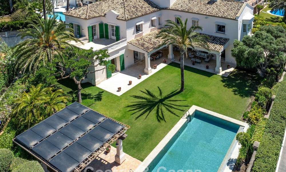 Classic Mediterranean luxury villa for sale just steps from the beach in Los Monteros, east of Marbella center 783744