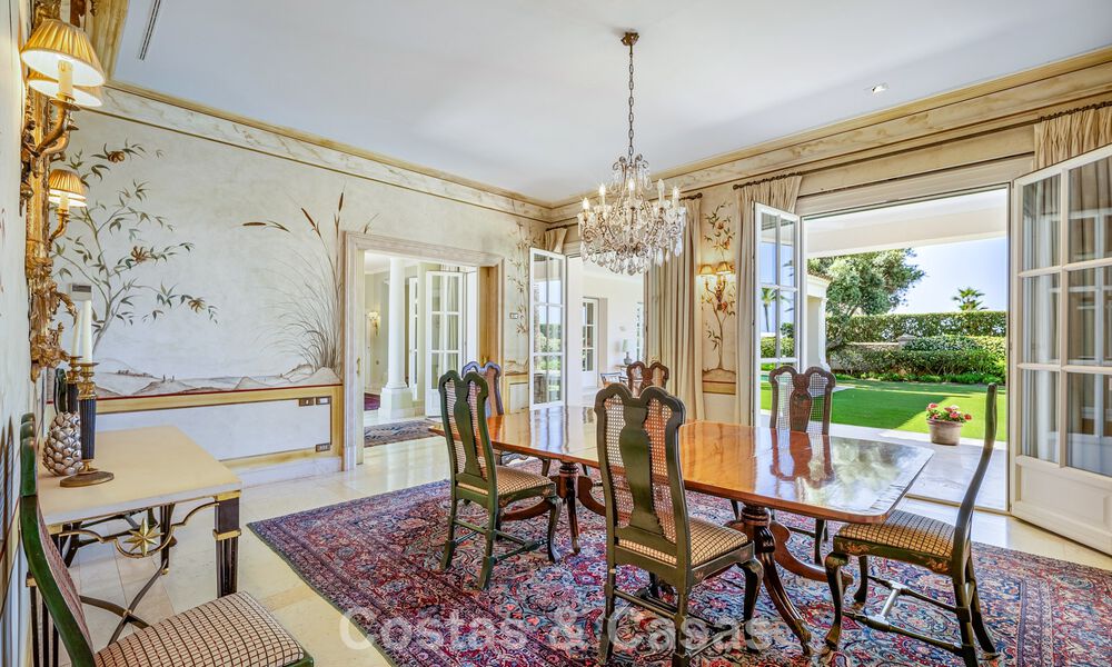 Classic Mediterranean luxury villa for sale just steps from the beach in Los Monteros, east of Marbella center 783748