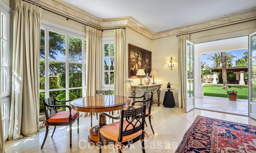 Classic Mediterranean luxury villa for sale just steps from the beach in Los Monteros, east of Marbella center 783755