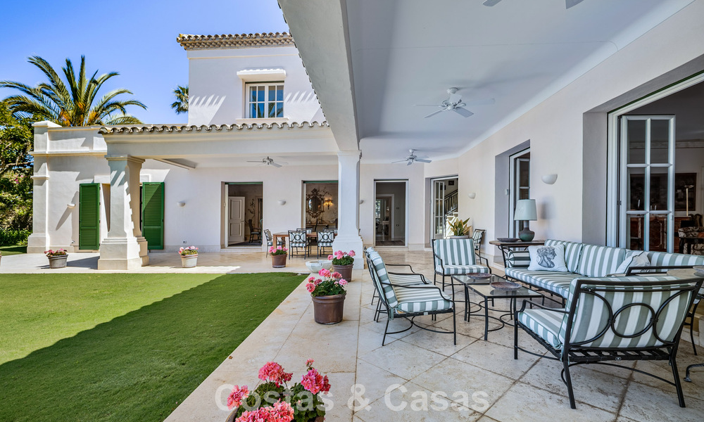 Classic Mediterranean luxury villa for sale just steps from the beach in Los Monteros, east of Marbella center 783759