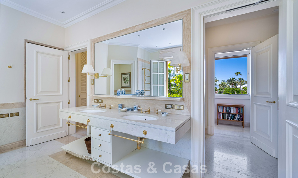 Classic Mediterranean luxury villa for sale just steps from the beach in Los Monteros, east of Marbella center 783769