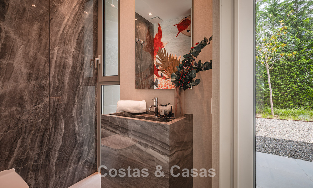 Stylish modern 5-bedroom villa for sale on the New Golden Mile between Marbella and Estepona 783772