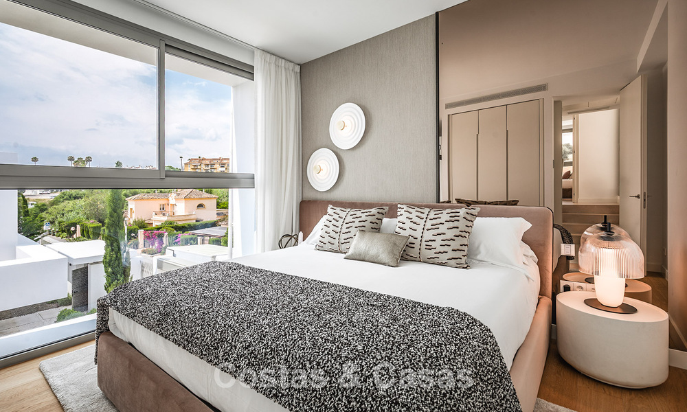 Stylish modern 5-bedroom villa for sale on the New Golden Mile between Marbella and Estepona 783783