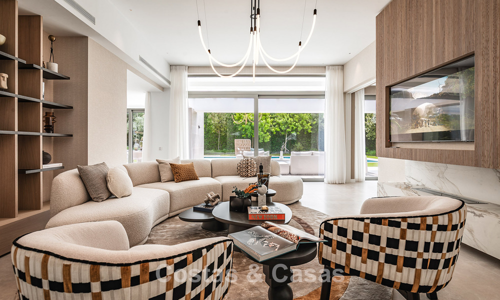 Stylish modern 5-bedroom villa for sale on the New Golden Mile between Marbella and Estepona 783785