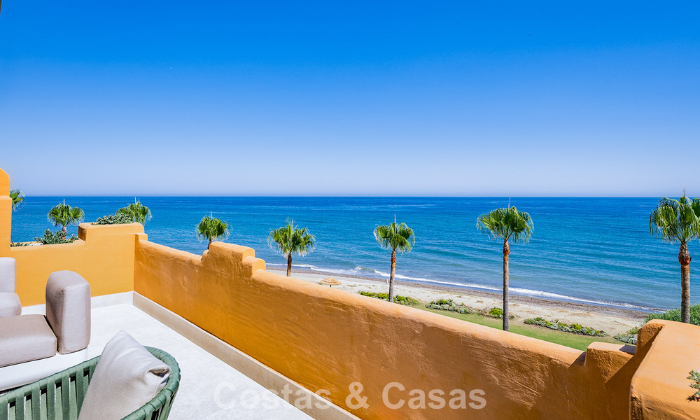 Stylishly renovated beachfront apartment with unobstructed sea views, between Marbella and Estepona 782905