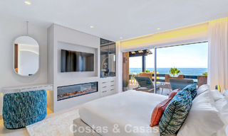 Stylishly renovated beachfront apartment with unobstructed sea views, between Marbella and Estepona 782907 