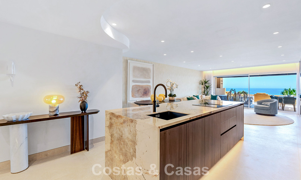 Stylishly renovated beachfront apartment with unobstructed sea views, between Marbella and Estepona 782908