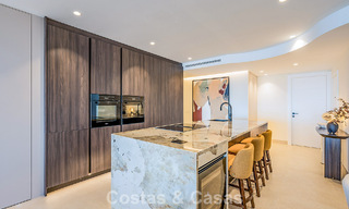 Stylishly renovated beachfront apartment with unobstructed sea views, between Marbella and Estepona 782914 