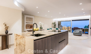 Stylishly renovated beachfront apartment with unobstructed sea views, between Marbella and Estepona 782916 