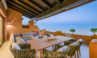 Stylishly renovated beachfront apartment with unobstructed sea views, between Marbella and Estepona 782921 