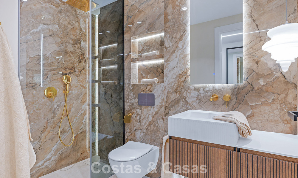 Stylishly renovated beachfront apartment with unobstructed sea views, between Marbella and Estepona 782927