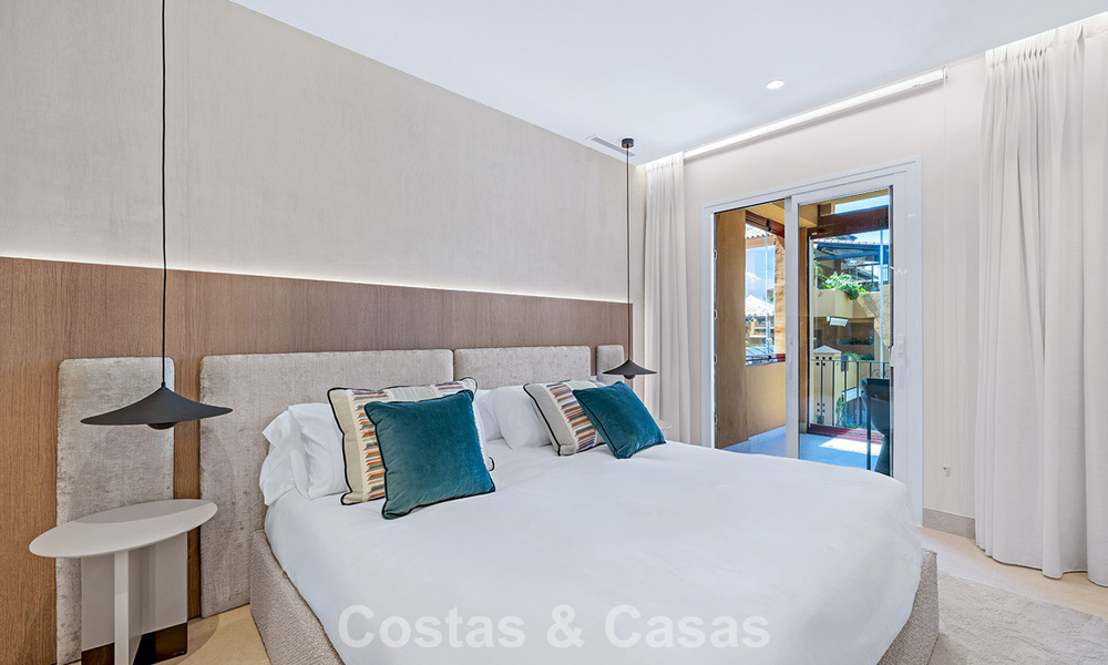 Stylishly renovated beachfront apartment with unobstructed sea views, between Marbella and Estepona 782930