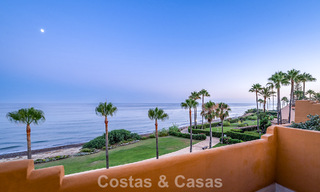 Stylishly renovated beachfront apartment with unobstructed sea views, between Marbella and Estepona 782933 