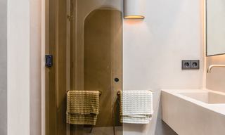 Modernly renovated apartment with stunning sea views for sale just steps from the beach on Marbella's Golden Mile 783809 