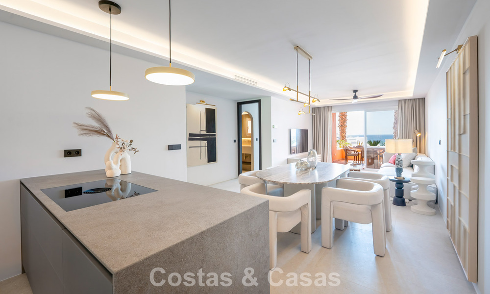 Modernly renovated apartment with stunning sea views for sale just steps from the beach on Marbella's Golden Mile 783815