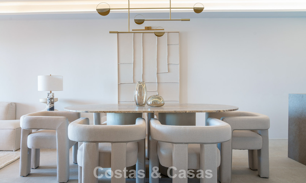 Modernly renovated apartment with stunning sea views for sale just steps from the beach on Marbella's Golden Mile 783817