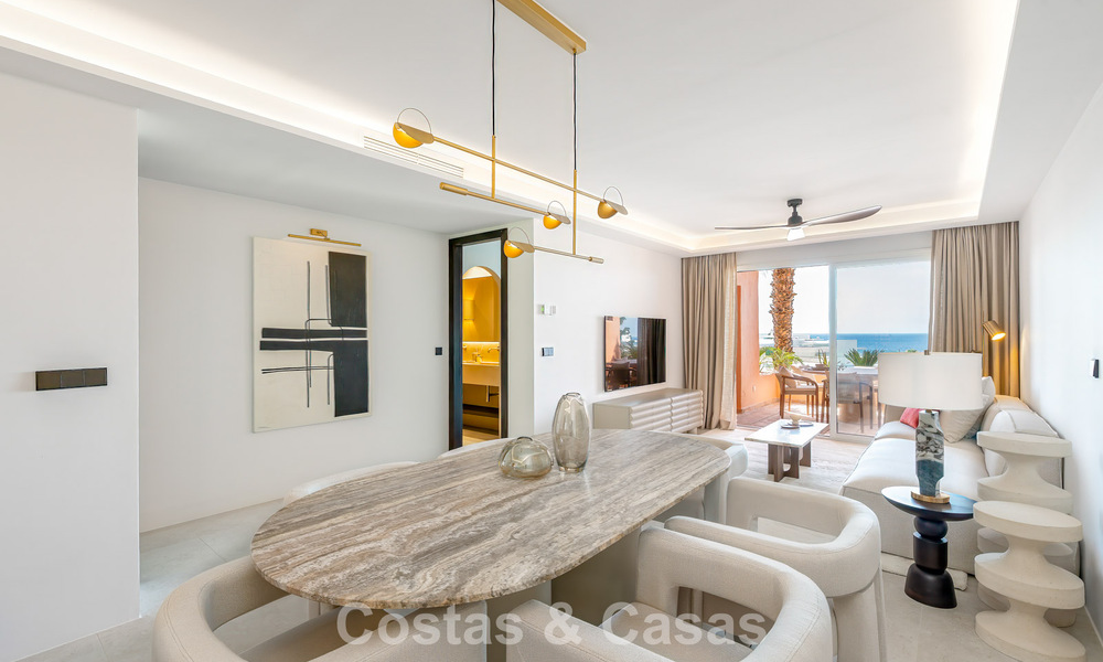 Modernly renovated apartment with stunning sea views for sale just steps from the beach on Marbella's Golden Mile 783818
