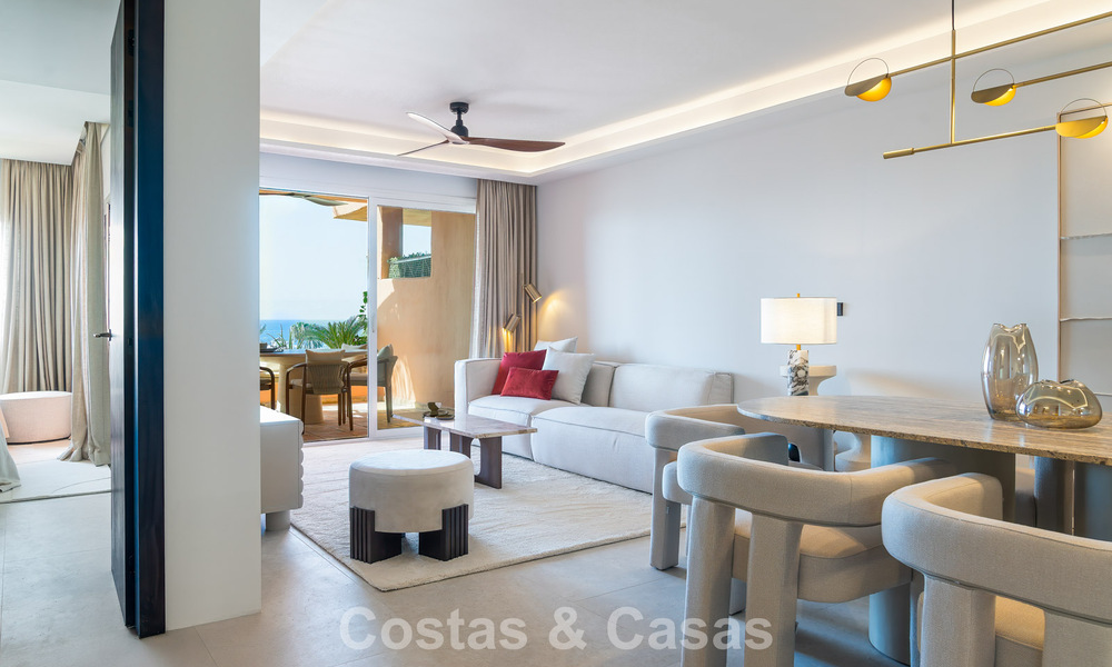 Modernly renovated apartment with stunning sea views for sale just steps from the beach on Marbella's Golden Mile 783819