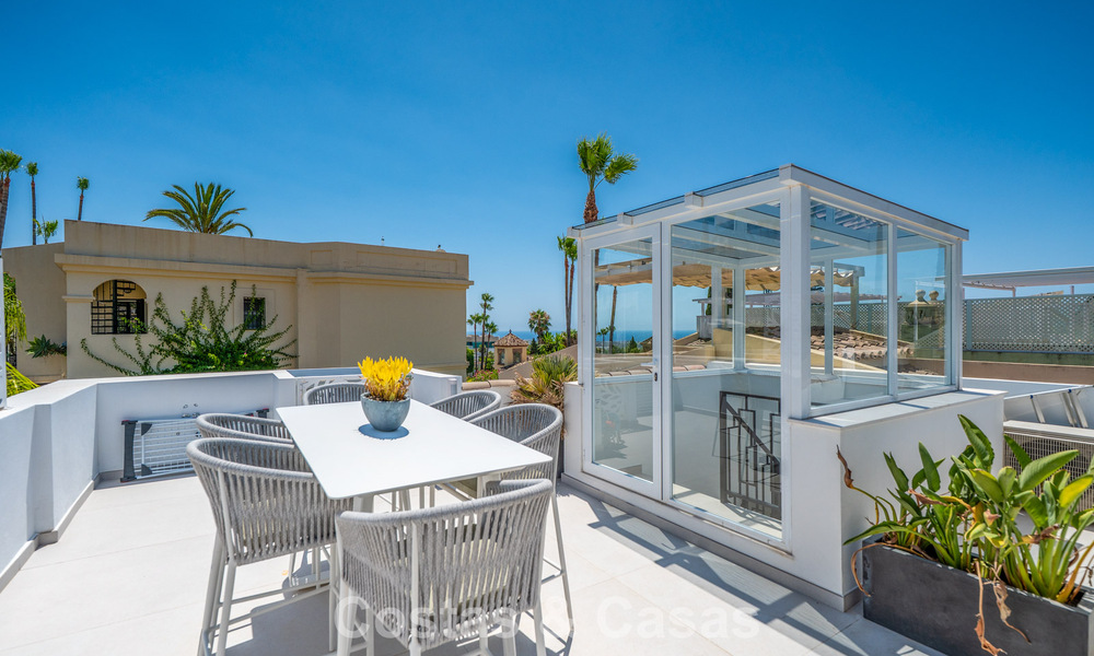 Beautifully renovated townhouse for sale in a gated community in La Quinta, Marbella - Benahavis 783841
