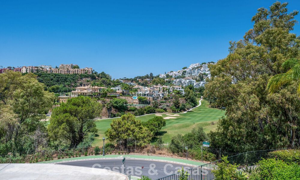 Beautifully renovated townhouse for sale in a gated community in La Quinta, Marbella - Benahavis 783845