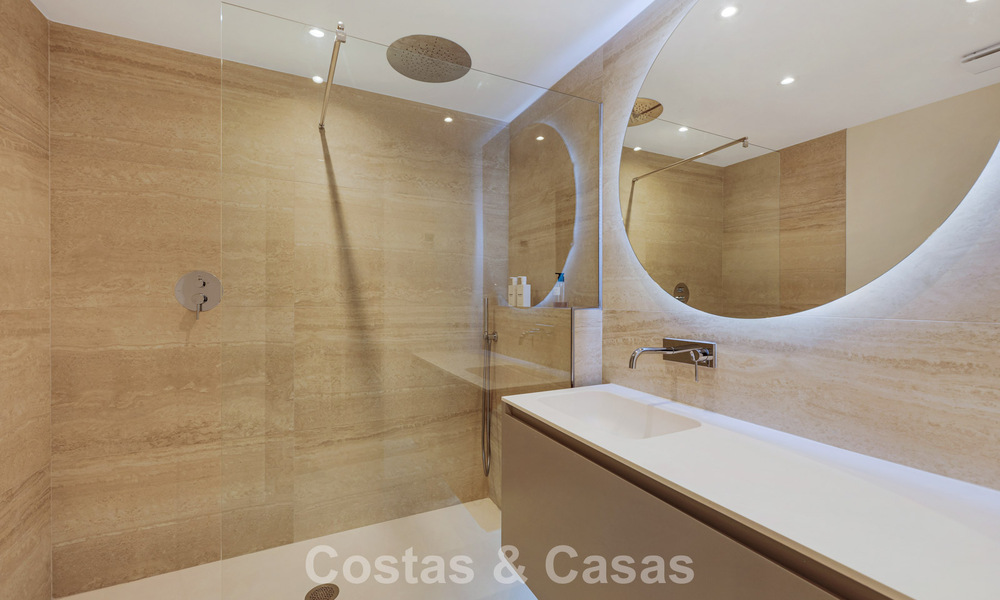 Beautifully renovated townhouse for sale in a gated community in La Quinta, Marbella - Benahavis 783848