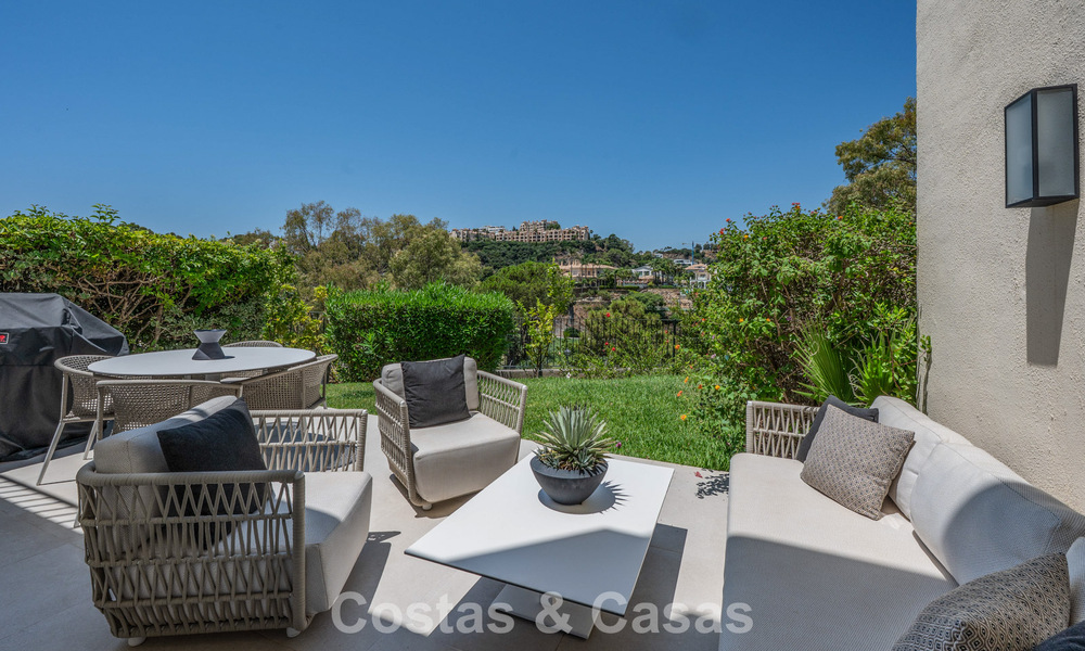 Beautifully renovated townhouse for sale in a gated community in La Quinta, Marbella - Benahavis 783860