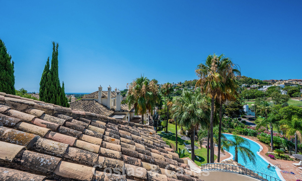 Stunning, luxury 3-bedroom penthouse for sale in a frontline golf complex in Nueva Andalucia, Marbella 783866