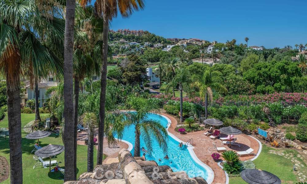 Stunning, luxury 3-bedroom penthouse for sale in a frontline golf complex in Nueva Andalucia, Marbella 783870