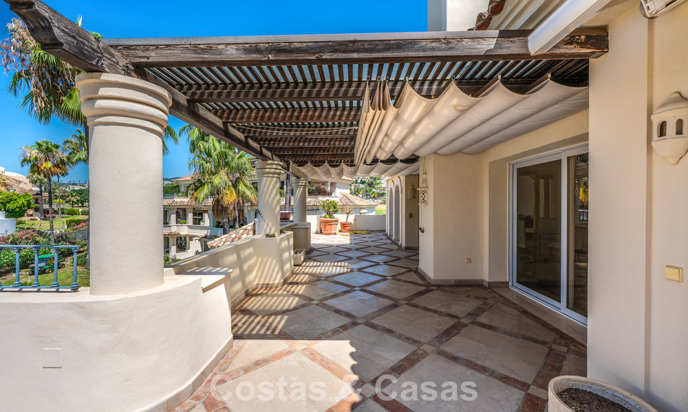 Stunning, luxury 3-bedroom penthouse for sale in a frontline golf complex in Nueva Andalucia, Marbella 783871