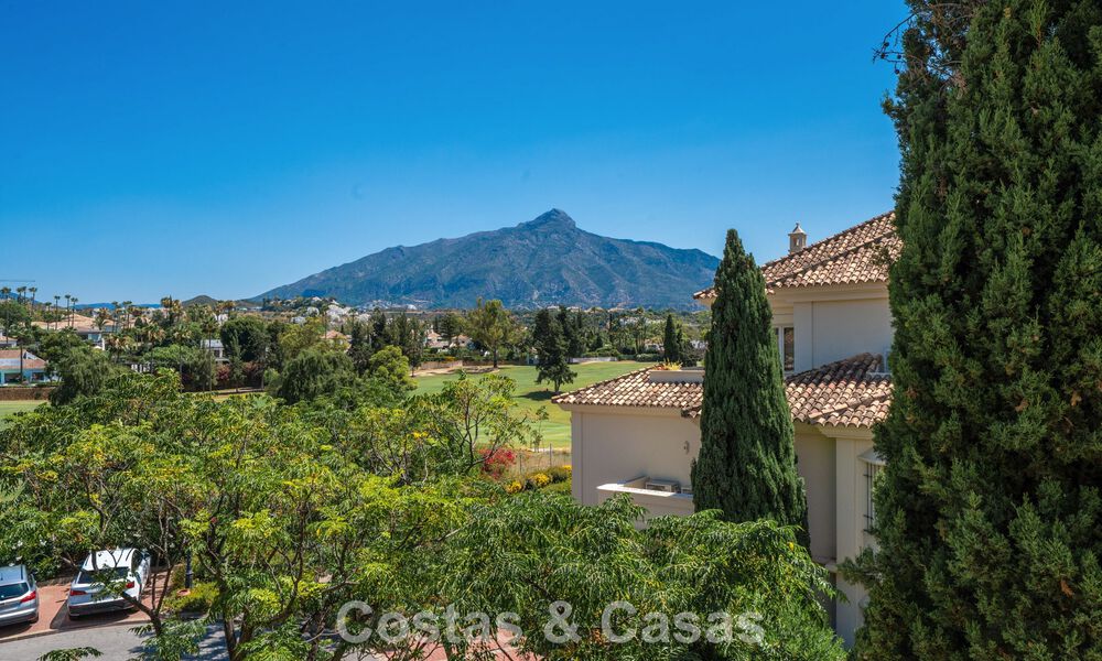 Stunning, luxury 3-bedroom penthouse for sale in a frontline golf complex in Nueva Andalucia, Marbella 783878