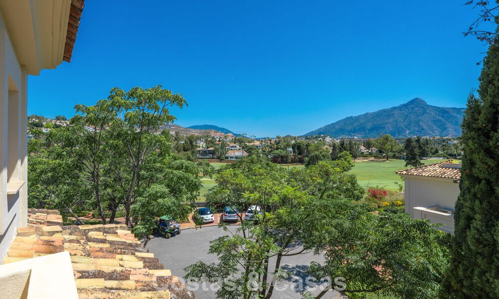 Stunning, luxury 3-bedroom penthouse for sale in a frontline golf complex in Nueva Andalucia, Marbella 783879