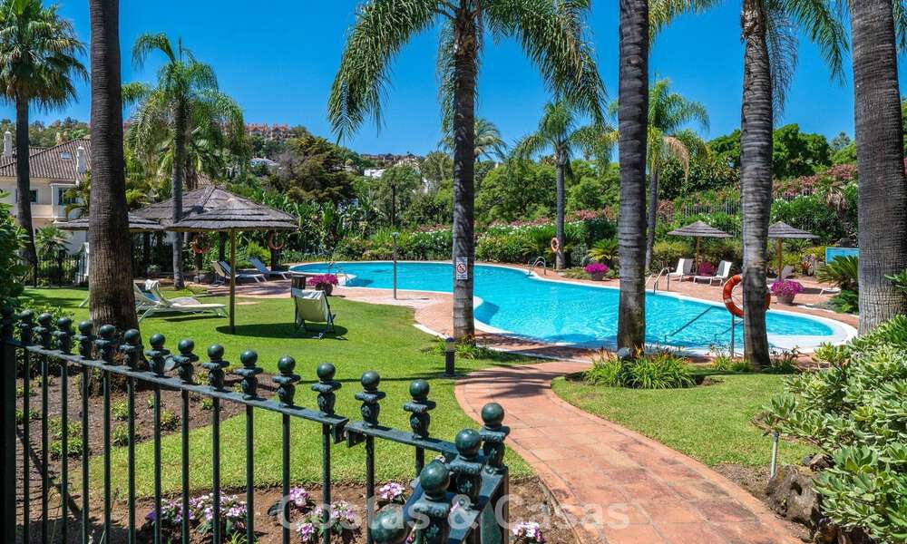 Stunning, luxury 3-bedroom penthouse for sale in a frontline golf complex in Nueva Andalucia, Marbella 783880