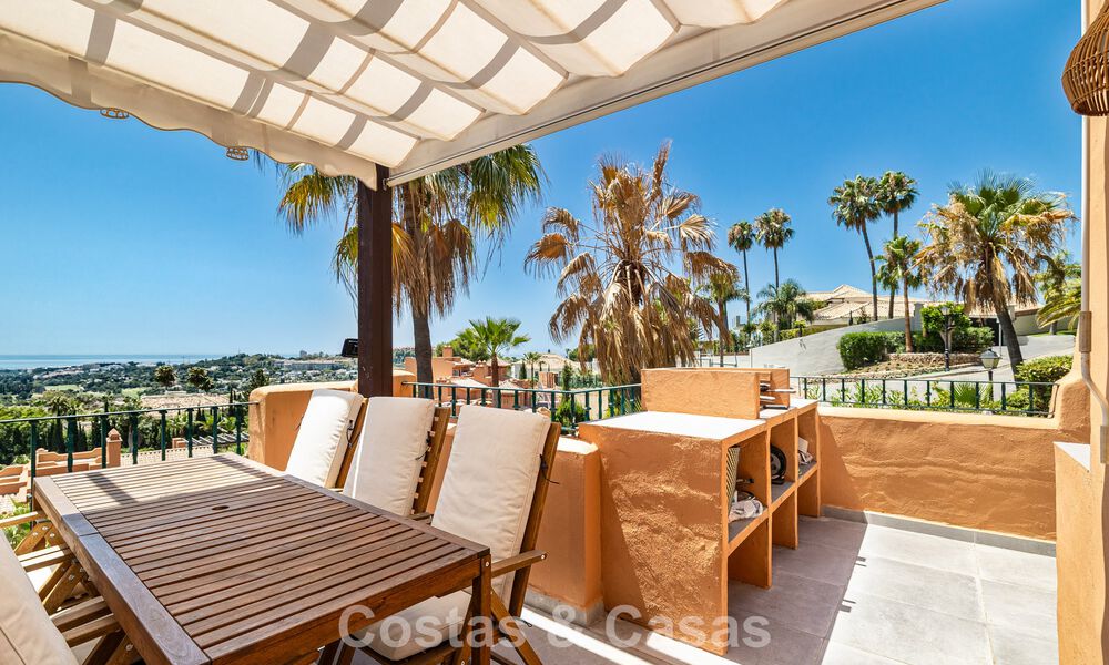 Opportunity! 3-bedroom luxury penthouse with panoramic sea views for sale in Nueva Andalucia's Golf Valley, Marbella 783308