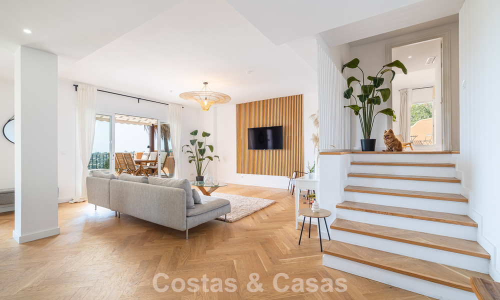 Opportunity! 3-bedroom luxury penthouse with panoramic sea views for sale in Nueva Andalucia's Golf Valley, Marbella 783313