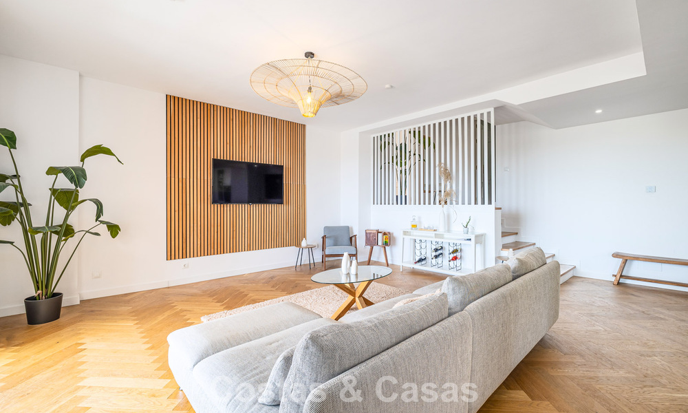 Opportunity! 3-bedroom luxury penthouse with panoramic sea views for sale in Nueva Andalucia's Golf Valley, Marbella 783315
