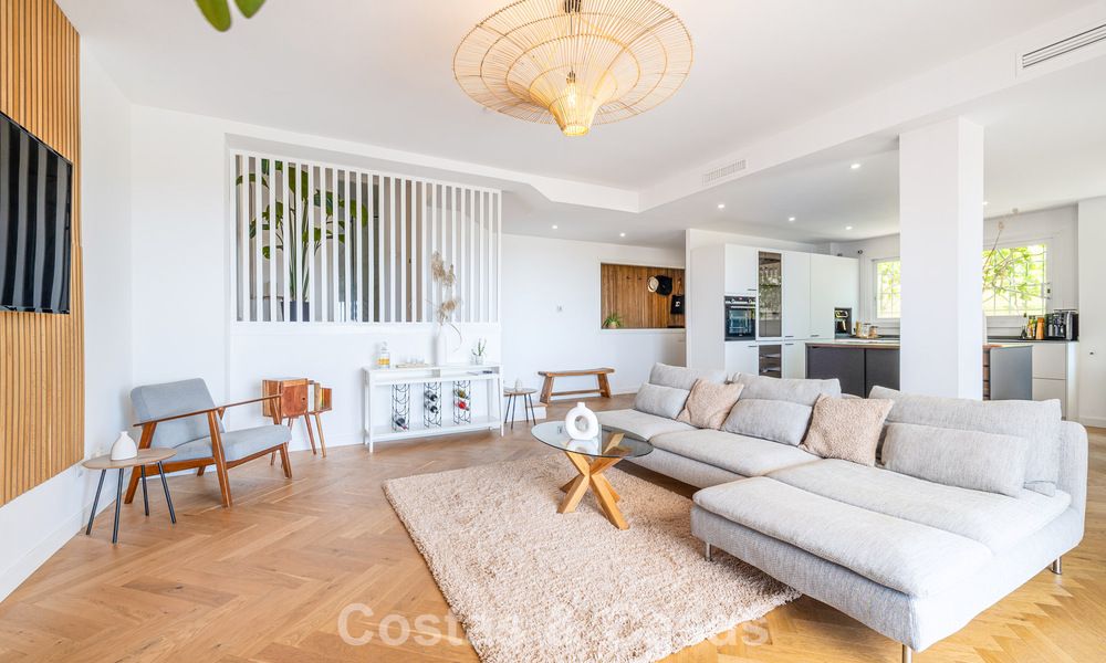 Opportunity! 3-bedroom luxury penthouse with panoramic sea views for sale in Nueva Andalucia's Golf Valley, Marbella 783316