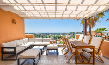 Opportunity! 3-bedroom luxury penthouse with panoramic sea views for sale in Nueva Andalucia's Golf Valley, Marbella 783325