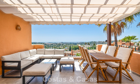 Opportunity! 3-bedroom luxury penthouse with panoramic sea views for sale in Nueva Andalucia's Golf Valley, Marbella 783325