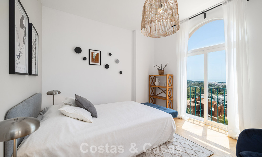 Opportunity! 3-bedroom luxury penthouse with panoramic sea views for sale in Nueva Andalucia's Golf Valley, Marbella 783326