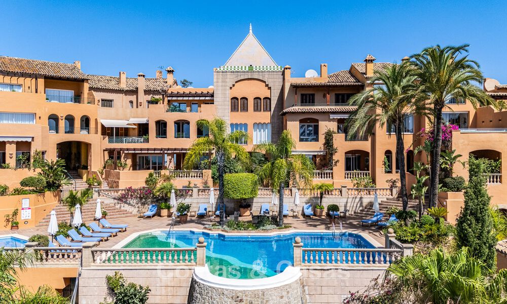 Opportunity! 3-bedroom luxury penthouse with panoramic sea views for sale in Nueva Andalucia's Golf Valley, Marbella 783339